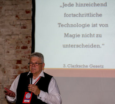 Jochen während eines Vortrages "Steampunk"